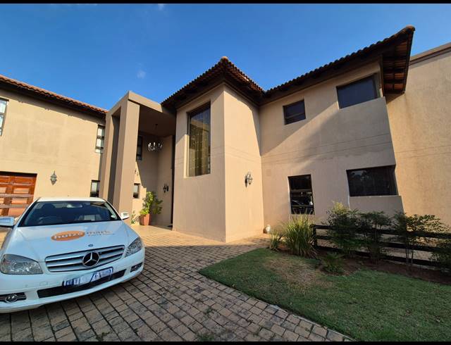 4 BEDROOM HOUSE FOR SALE IN VAALVIEW